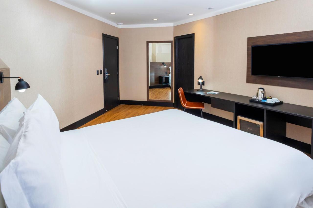 Nh Hotel Фейра-ди-Сантана Экстерьер фото